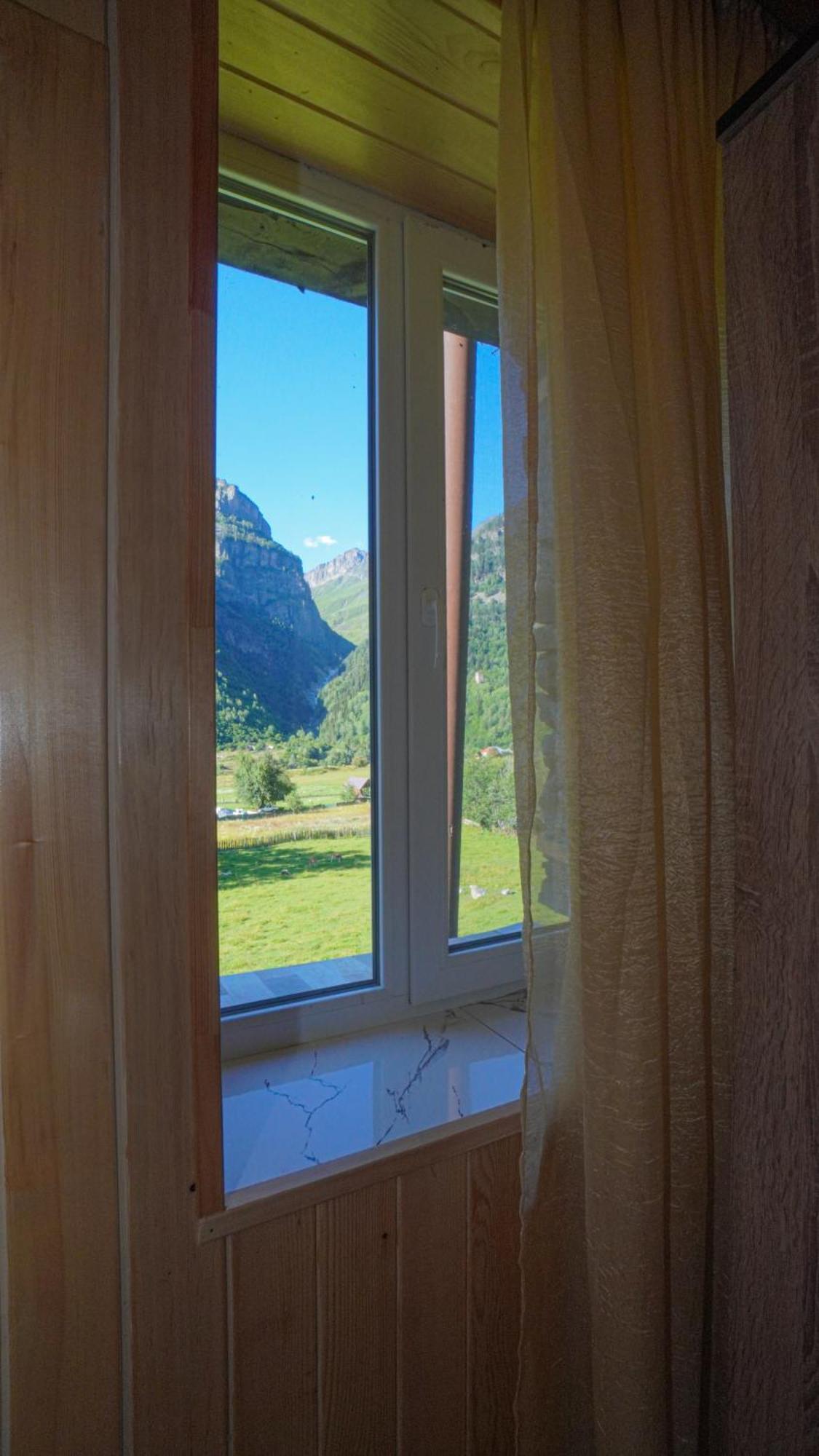 Givi Kakhiani'S Guesthouse Zhabeshi ภายนอก รูปภาพ