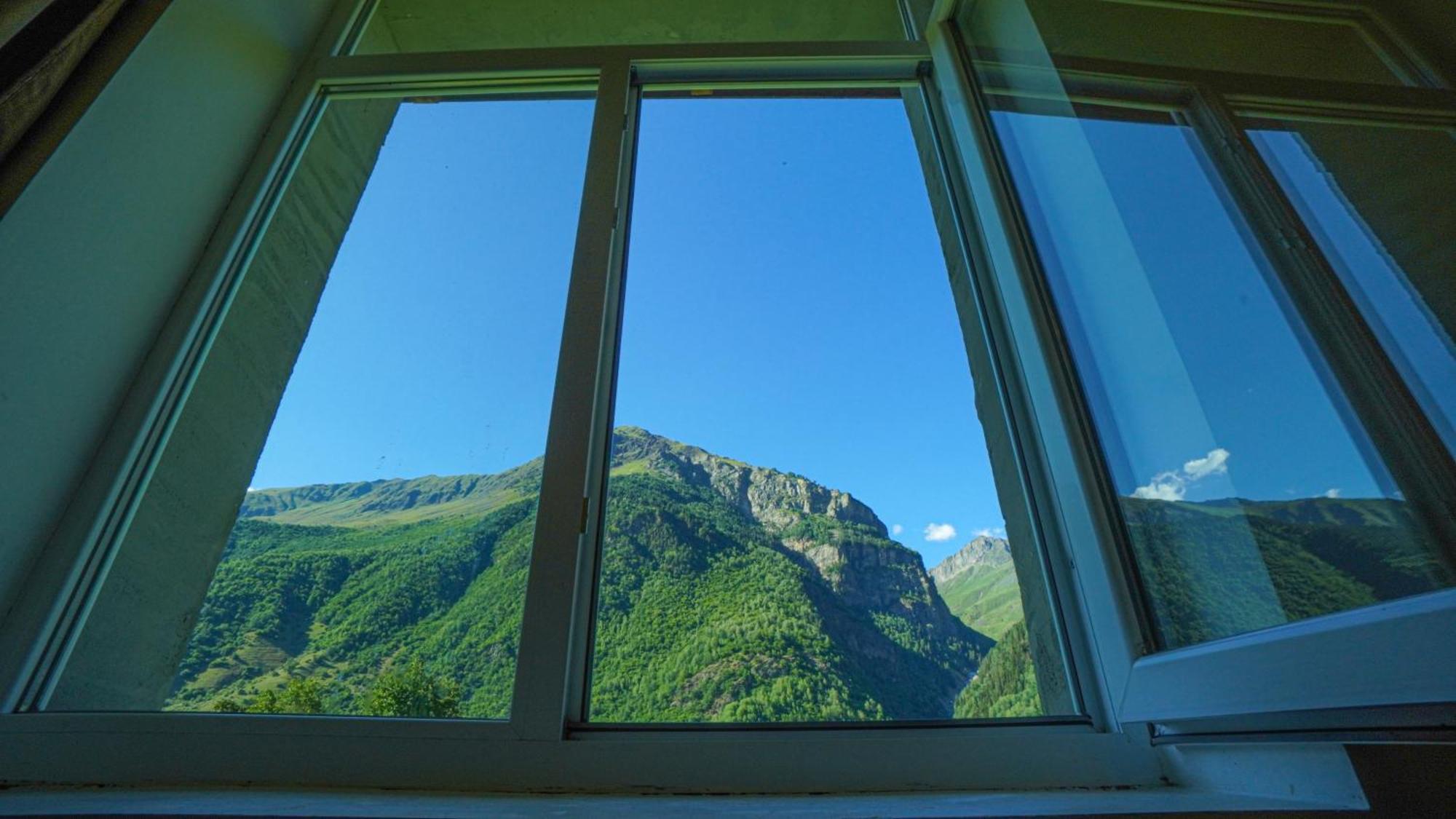 Givi Kakhiani'S Guesthouse Zhabeshi ภายนอก รูปภาพ