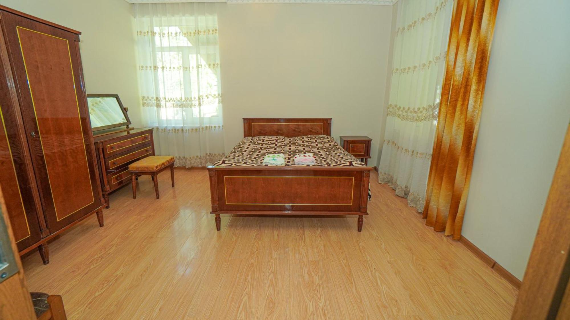 Givi Kakhiani'S Guesthouse Zhabeshi ภายนอก รูปภาพ