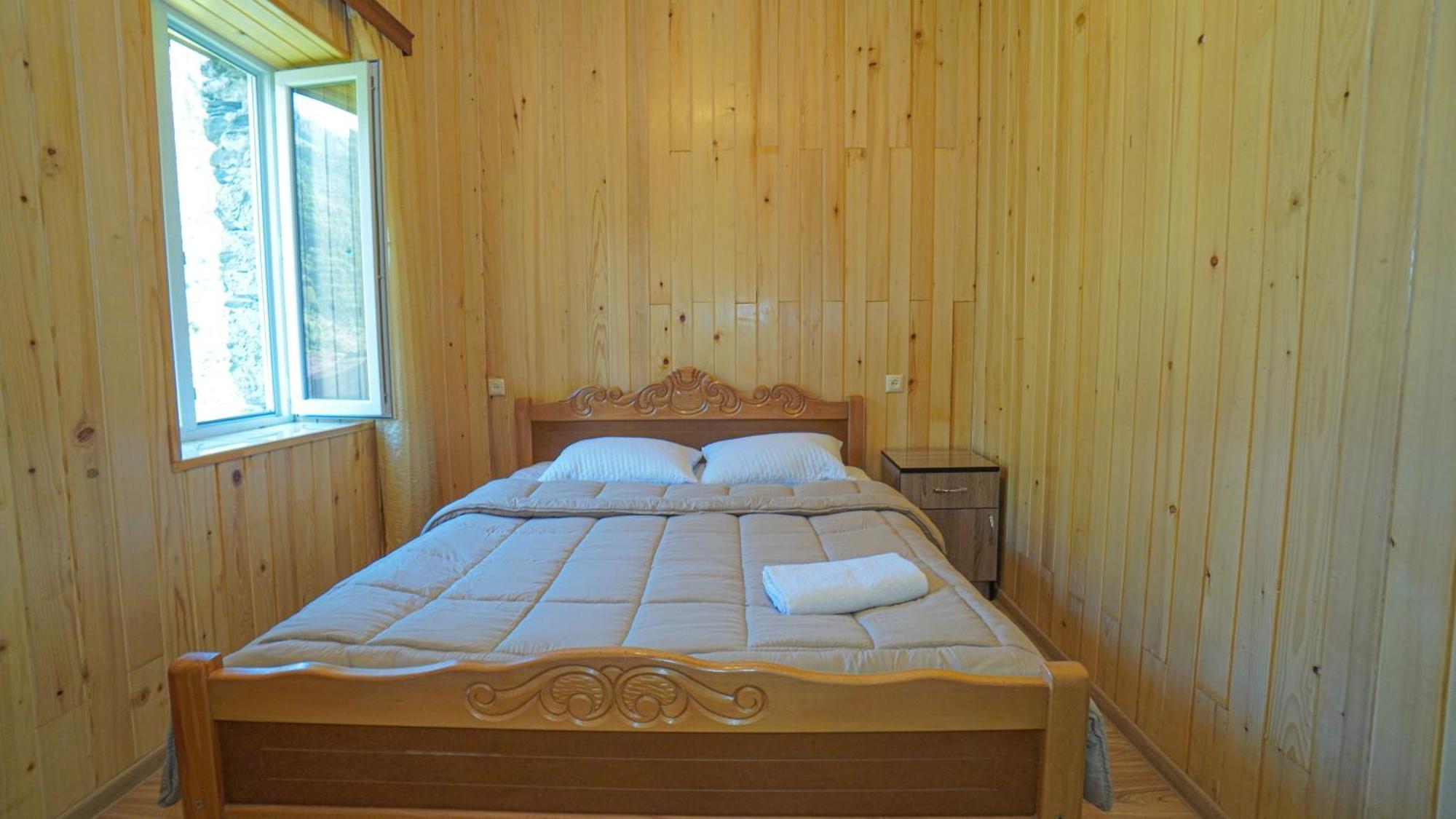 Givi Kakhiani'S Guesthouse Zhabeshi ภายนอก รูปภาพ